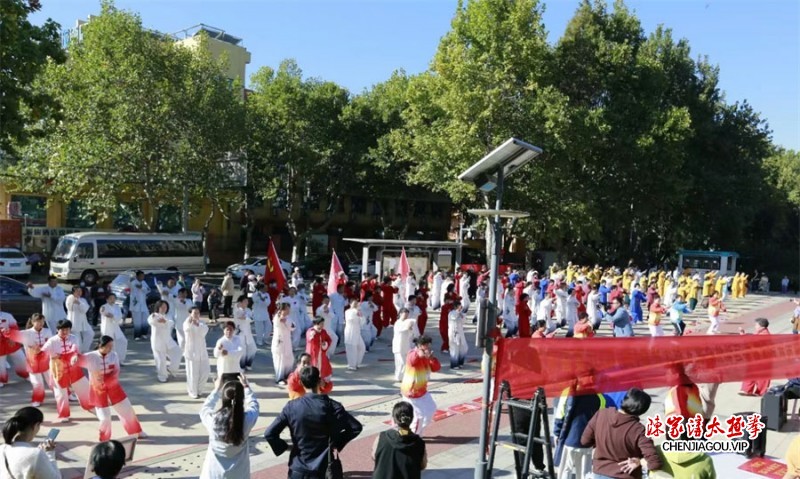 日照市武式太极拳运动协会第五届太极拳（武、杨）比赛成功举办